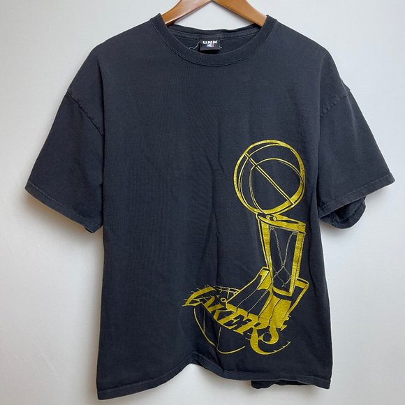 Los Angeles Lakers 15 Time Champs T-Shirt Size XL Black Short Sleeve NBA - Picture 1 of 6